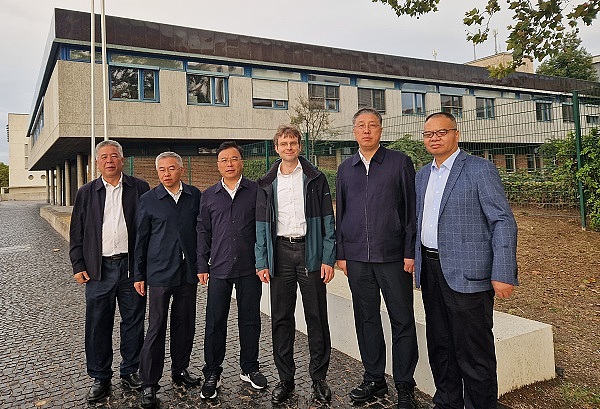 Im Rahmen ihrer Europareise besuchte eine fünfköpfige Gruppe aus China am 9. September 2024 das Hauptstaatsarchiv Stuttgart. 